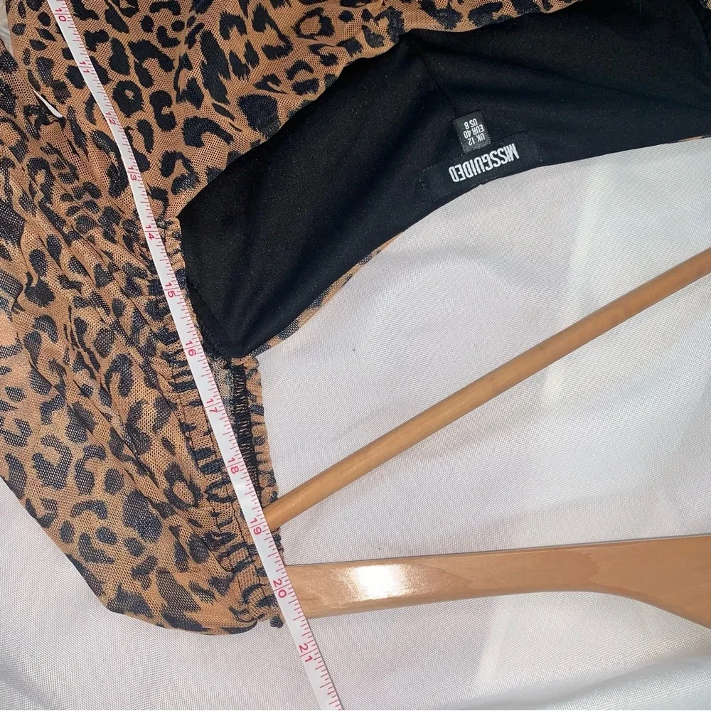 Missguided Ruched Mesh Top Leopard Print - Picture 8 of 8